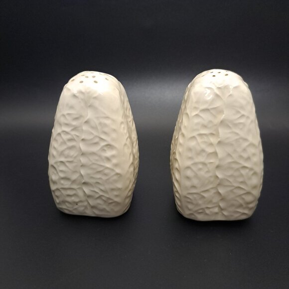 Vintage Ceramic Salt & Pepper Shaker Set Leaf Textured White Mid-Century - Picture 4 of 6